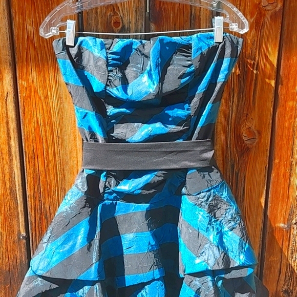 Le chateau green striped cocktail dress - Picture 2 of 12